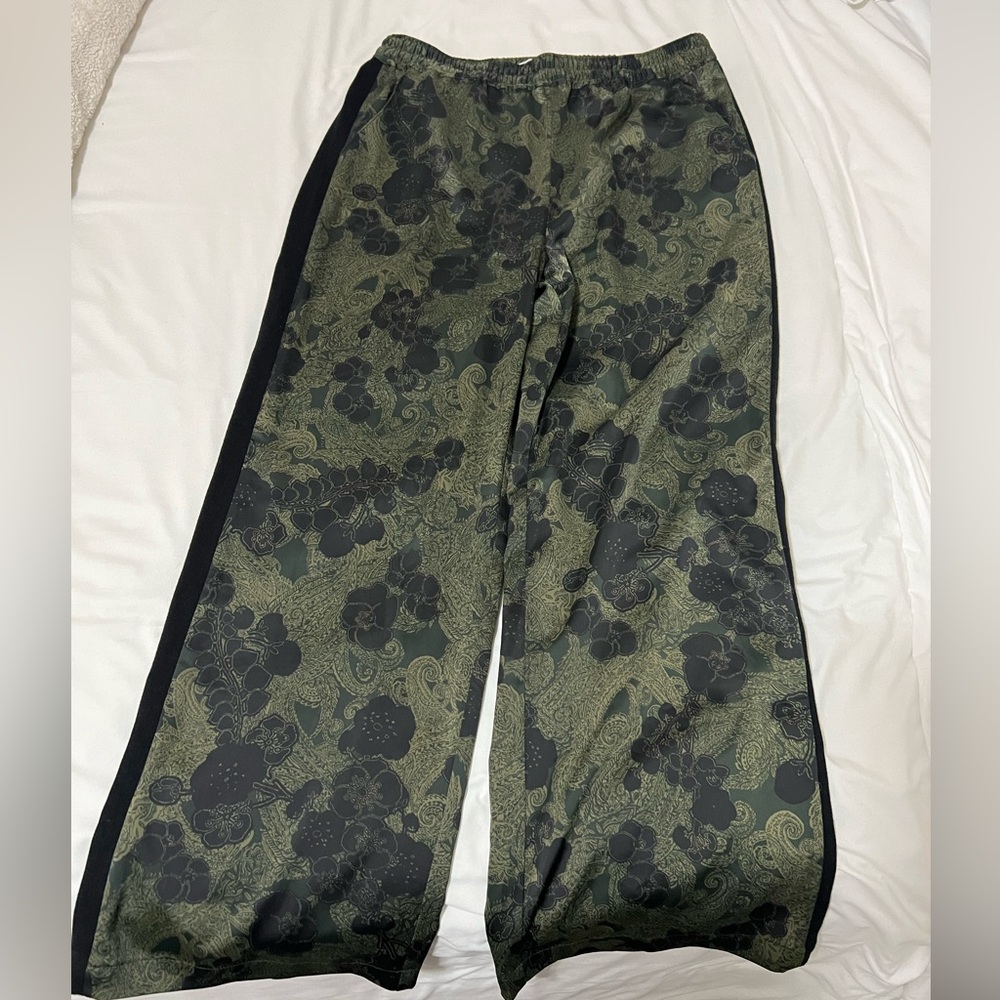 Chelsea28 Women's Olive and Black Floral Pants